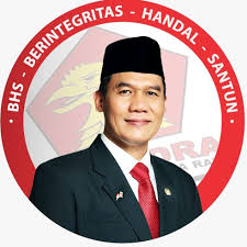 Profil Bambang Haryo Soekartono