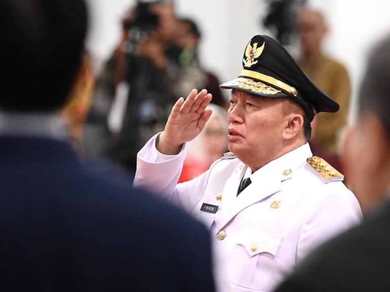 Profil Gubernur Muhidin