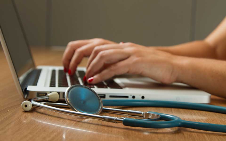 Mempersiapkan UKOM dengan Tryout Online Praktik Perawat Umum