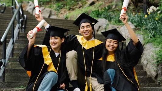 Beasiswa dengan Skor TOEFL: Tips Agar Skor TOEFL Anda Memenuhi Syarat Beasiswa